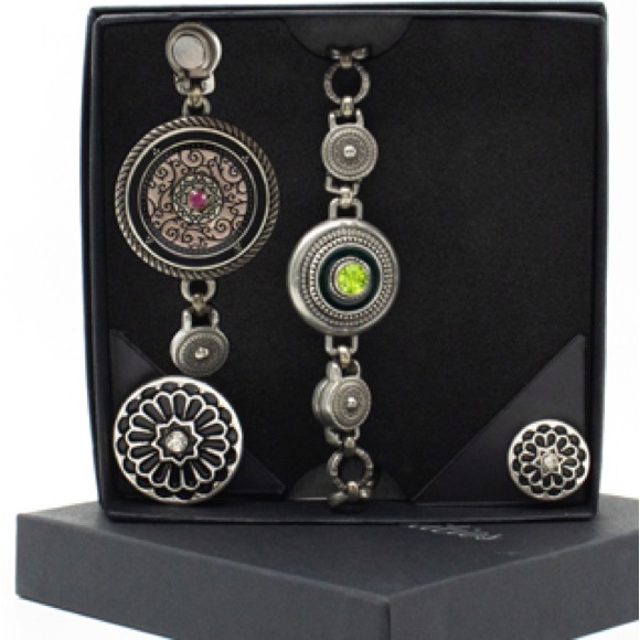 Magnabilities Magnetic Interchangable bracelet. a 1/2” and 1” Magnet area. - Picture 2 of 2